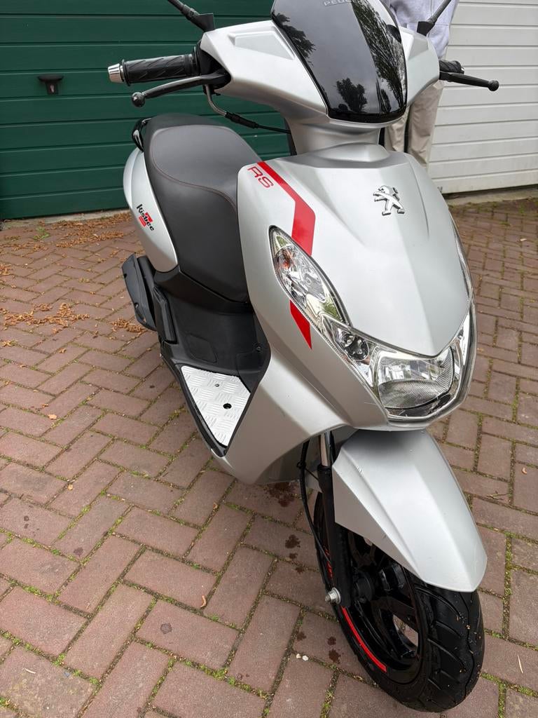 Peugeot kisbee rs 2017, bromscooter 4 takt, Fietsen en Brommers, Scooters | Peugeot, Overige modellen, Maximaal 45 km/u, Ophalen of Verzenden
