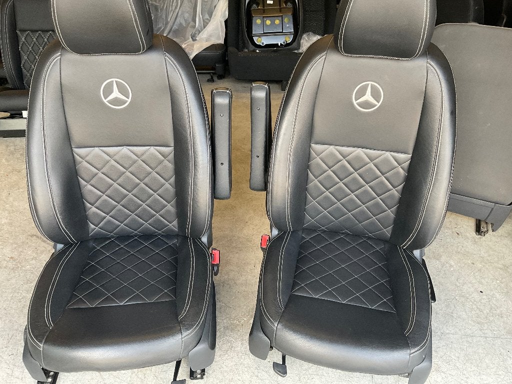Twee voor stoelen met zwart leer voor Vito w447 vanaf 2016., Ophalen, Gebruikt, Mercedes-Benz