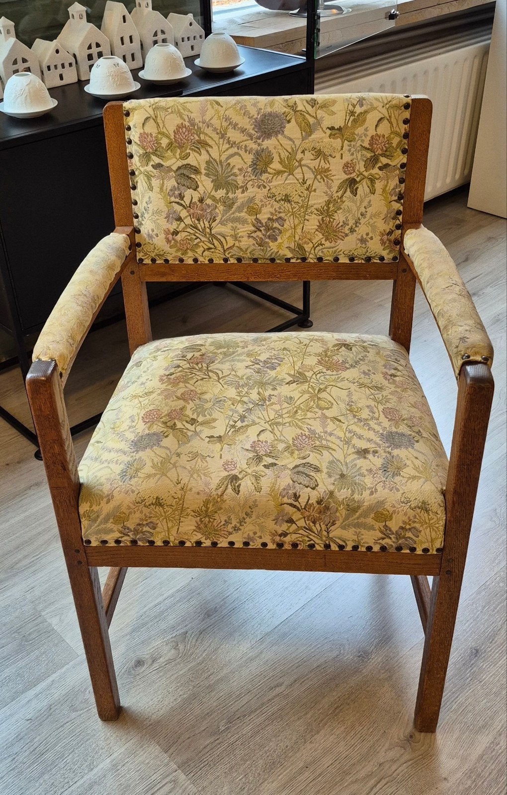 Antieke Eikenhouten Fauteuil met Gebloemde Bekleding, Ophalen