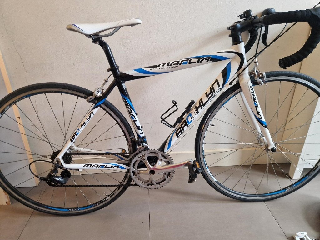 Nette Marlin Racefiets | Aluminium | Shimano Sora 18V | Helm, 28 inch, Velgrem, Aluminium, 49 tot 53 cm