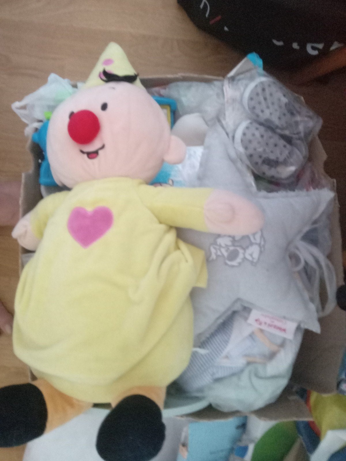 GRAAG SNEL OPHALEN doos JONGENS  Babyspulletjes, Kinderen en Baby's, Speelgoed | Knuffels en Pluche, Ophalen, Zo goed als nieuw