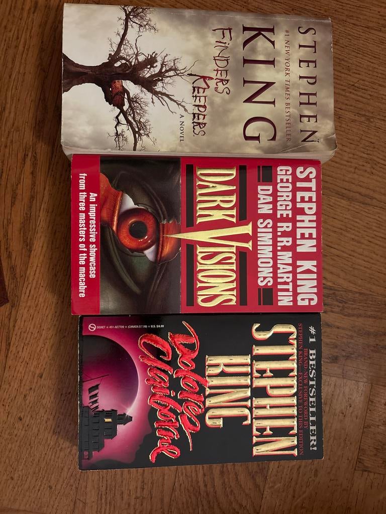 3 Stephen King boeken: Finders Keepers, Dark Visions, Ophalen of Verzenden, Gelezen, Amerika