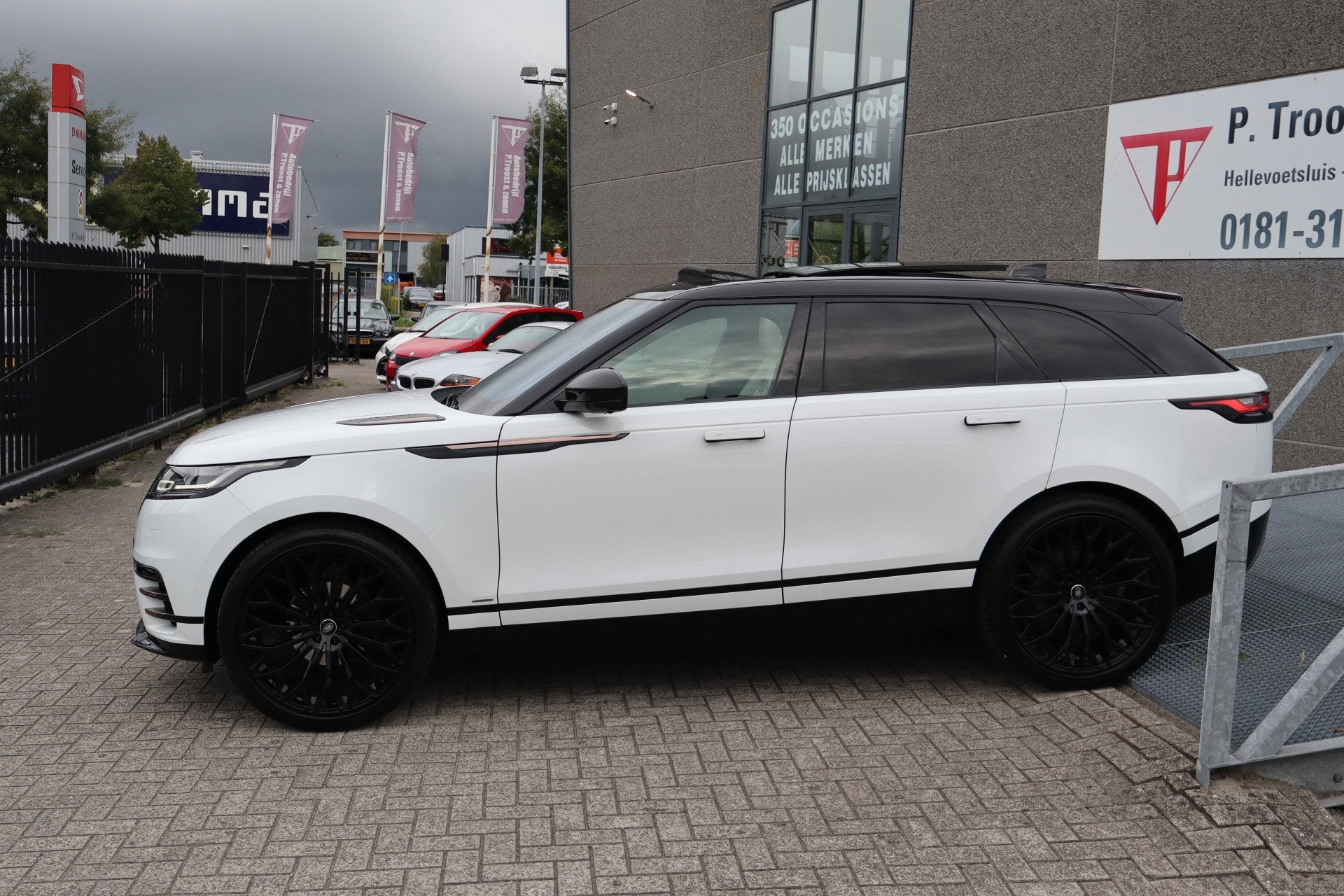 Land Rover Range Rover Velar 2.0 I4 Turbo AWD R-Dynamic Pano, Auto's, 12 maanden, Gebruikt, Euro 6, 4 cilinders