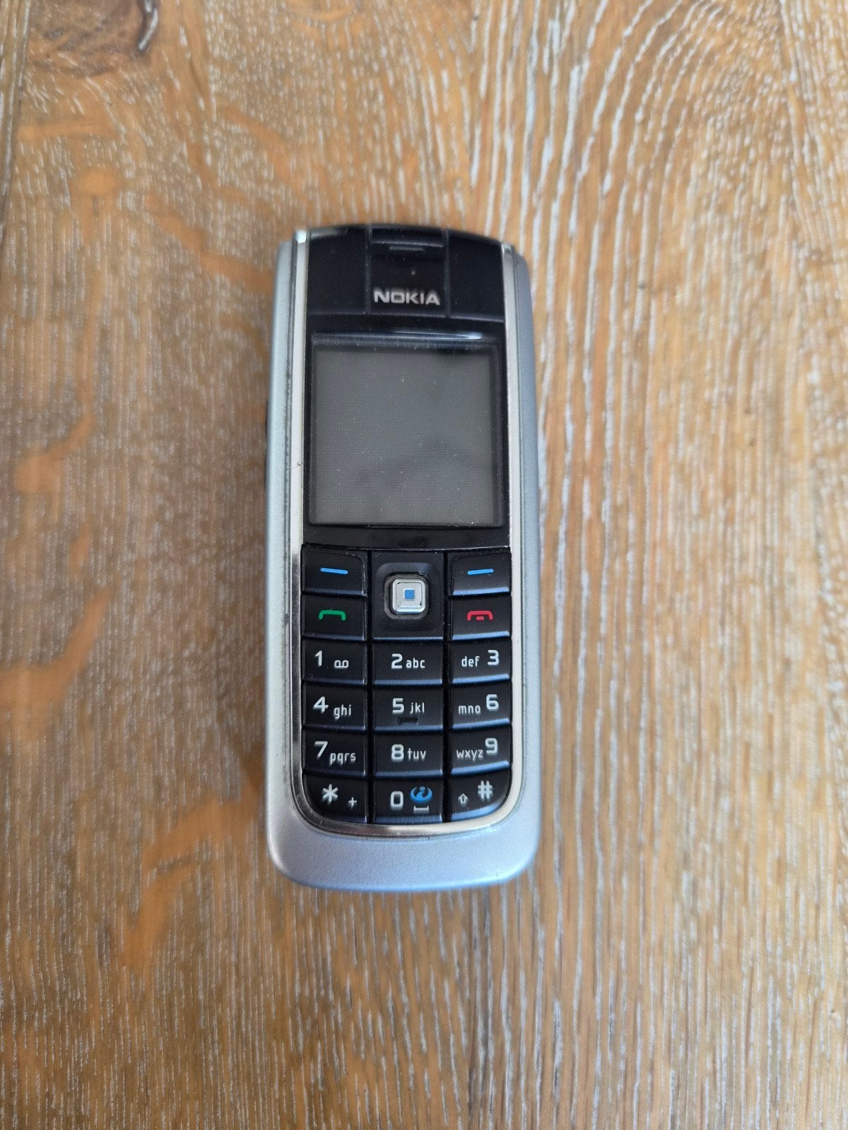 Nokia 2610 met oplader - Klassieke mobiele telefoon, Gebruikt, Geen camera, Zwart, Fysiek toetsenbord