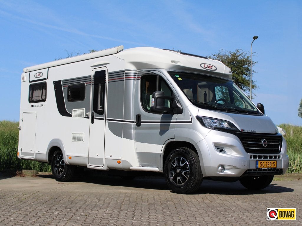 LMC Breezer V 646 G Enkele bedden Navi Zonnepaneel TV 150PK, Caravans en Kamperen, Achteruitrijcamera, Ringverwarming, Fiat, Tot en met 2