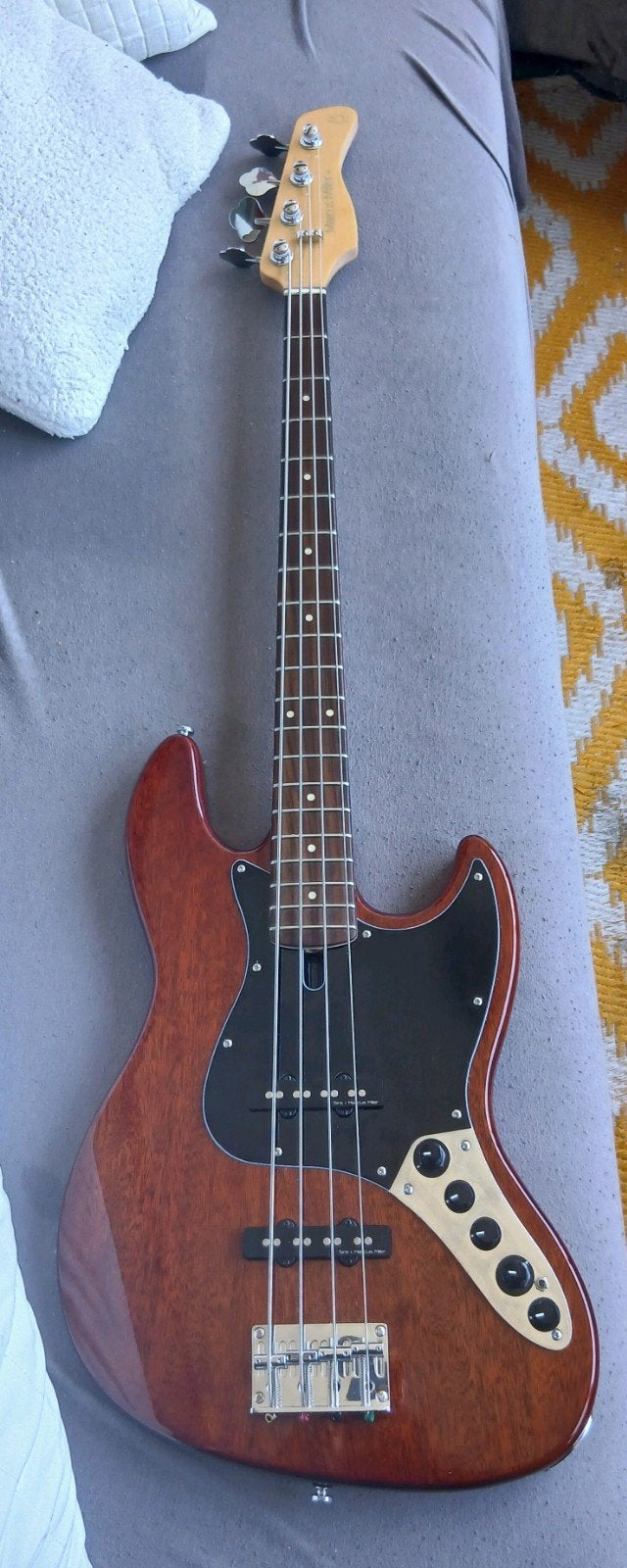 Marcus Miller V3 MA 2nd Gen (made by Sire), Ophalen of Verzenden, Zo goed als nieuw, Elektrisch