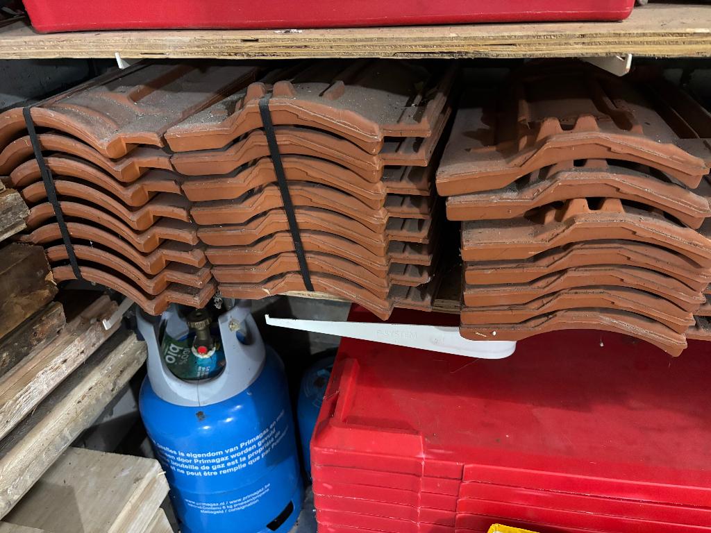 Dakpannen Monier VH Rood 23 stuks =+ 3 nokvorsten, Ophalen, Steen of Klei, Nieuw, Minder dan 5 m²