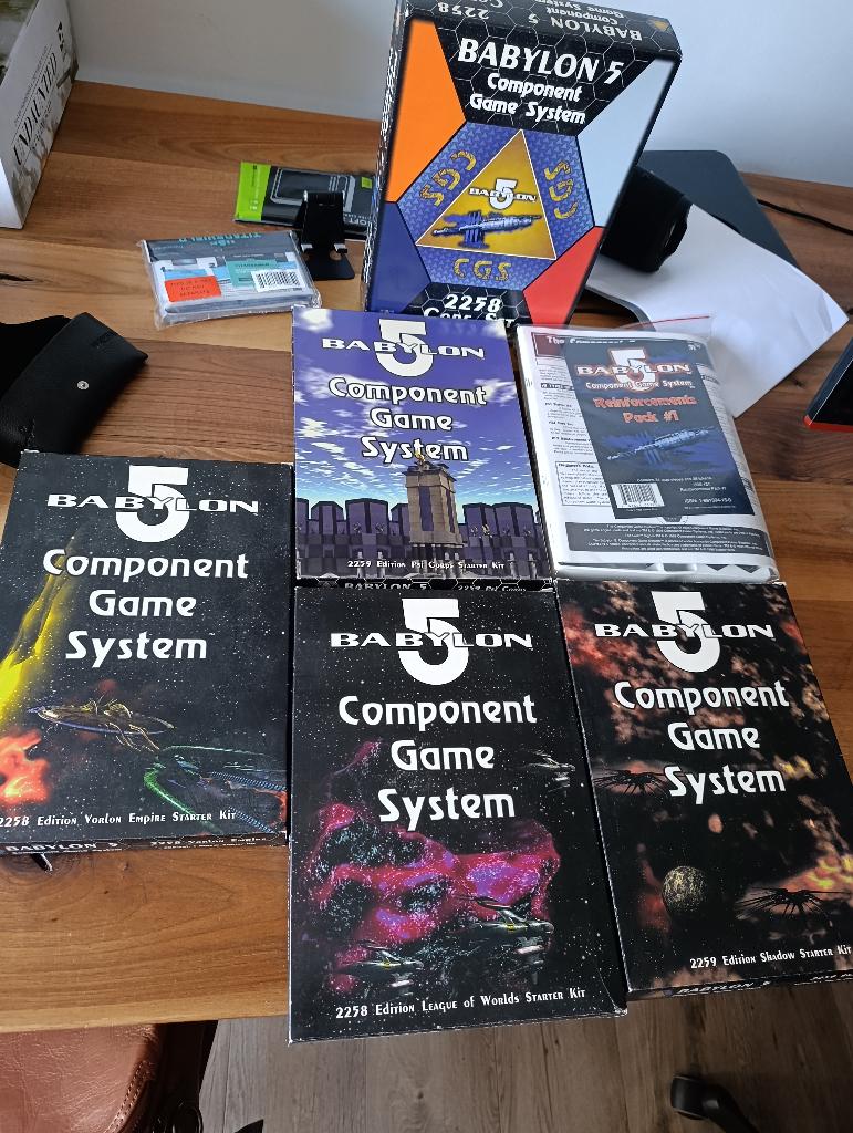Babylon 5 Component Game System Core set + uitbreidingen, Vijf spelers of meer, Ophalen of Verzenden, Gebruikt, Component Game system