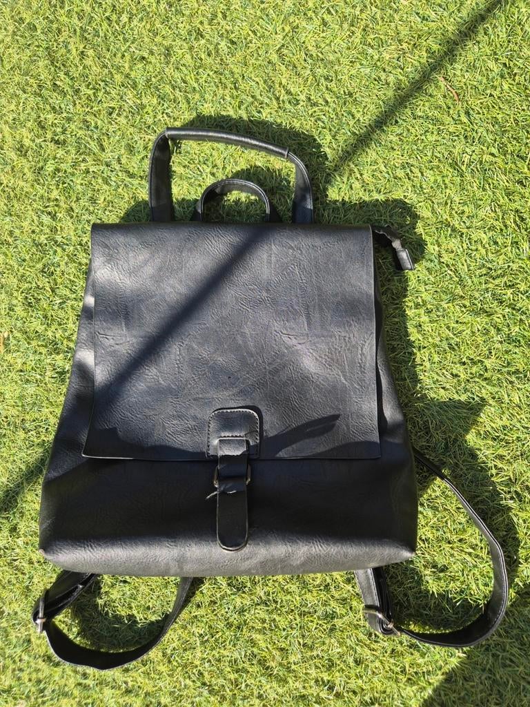 Zwarte rugzak - perfect voor dagelijks gebruik, Overige merken, 25 tot 40 cm, Ophalen of Verzenden, Zo goed als nieuw