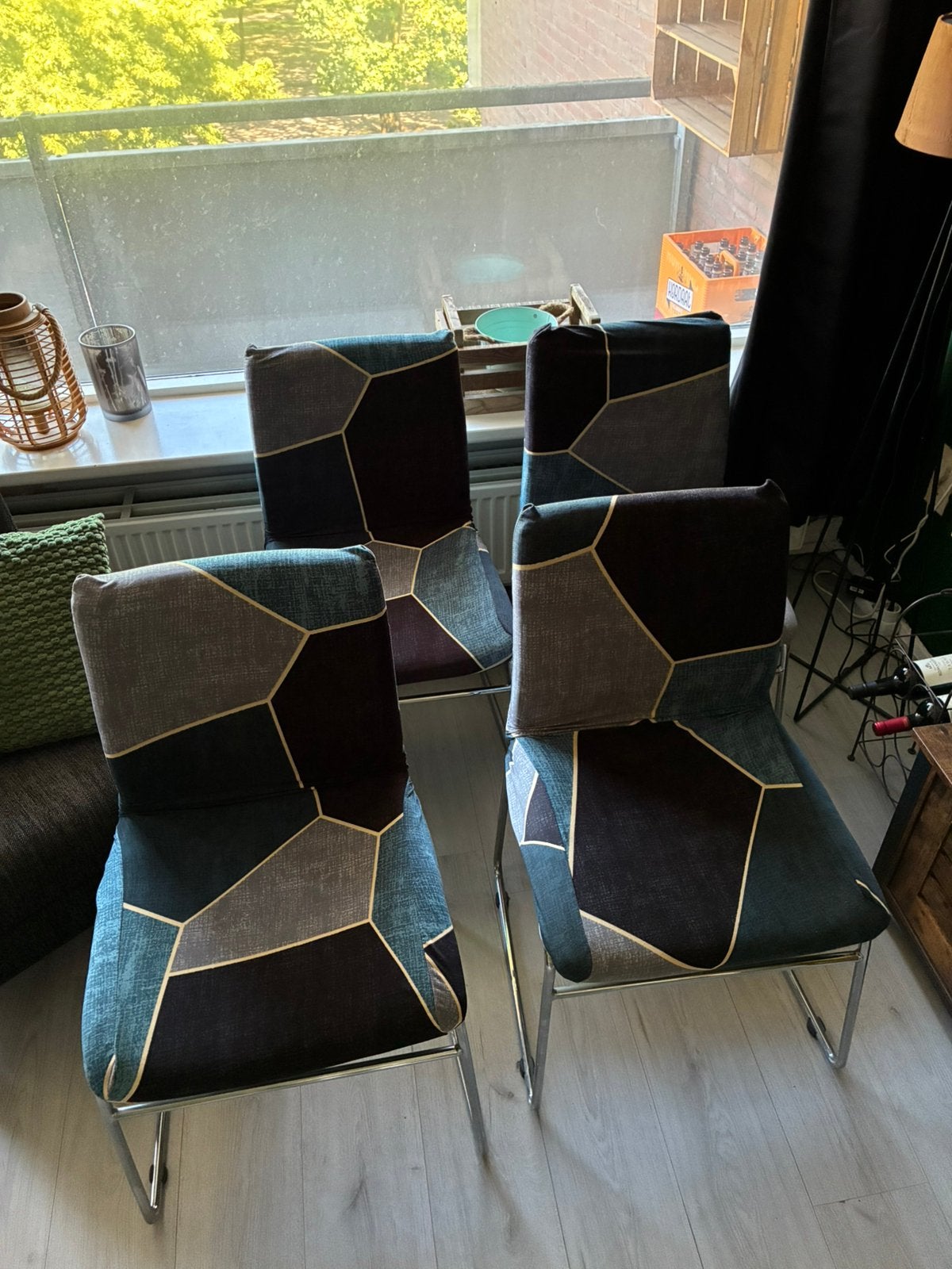 4 eetkamerstoelen met hoes - gratis af te halen, Huis en Inrichting, Stoelen, Ophalen, Overige materialen, Gebruikt, Zwart
