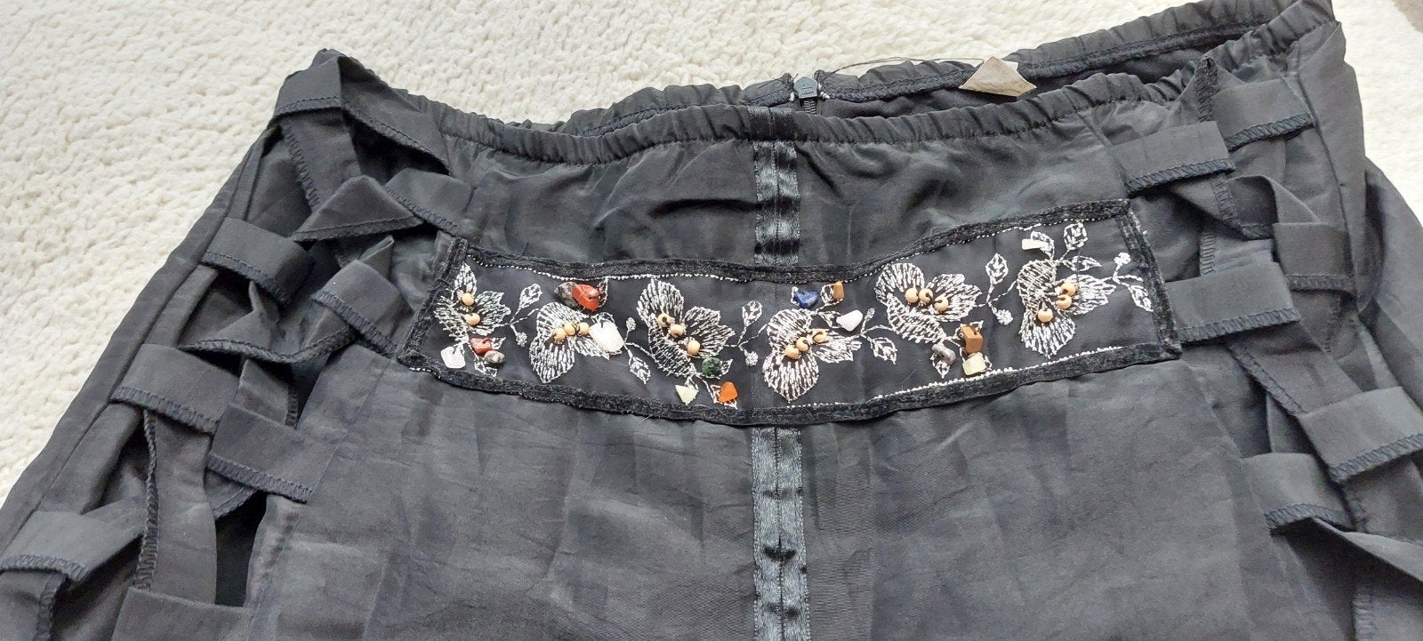Zwarte aparte wijde zijde rok 36, Kleding | Dames, Rokken, Ophalen of Verzenden, Zo goed als nieuw, Maat 36 (S), Zwart