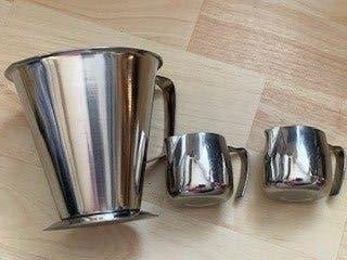 3 RVS kannen: 1x 500ml Jonas (nieuw), 2x klein, Antiek en Kunst, Ophalen of Verzenden