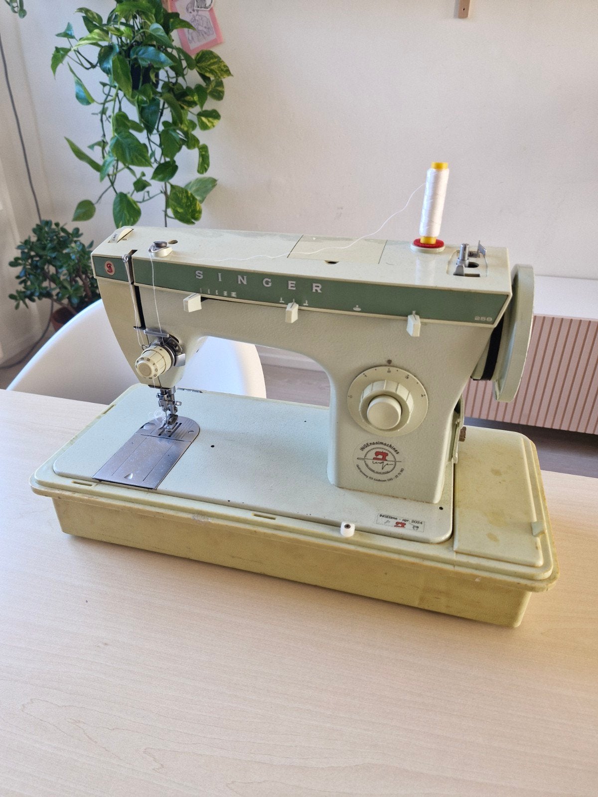 Singer 258 Naaimachine met accessoires en koffer, Ophalen, Gebruikt, Naaimachine, Singer