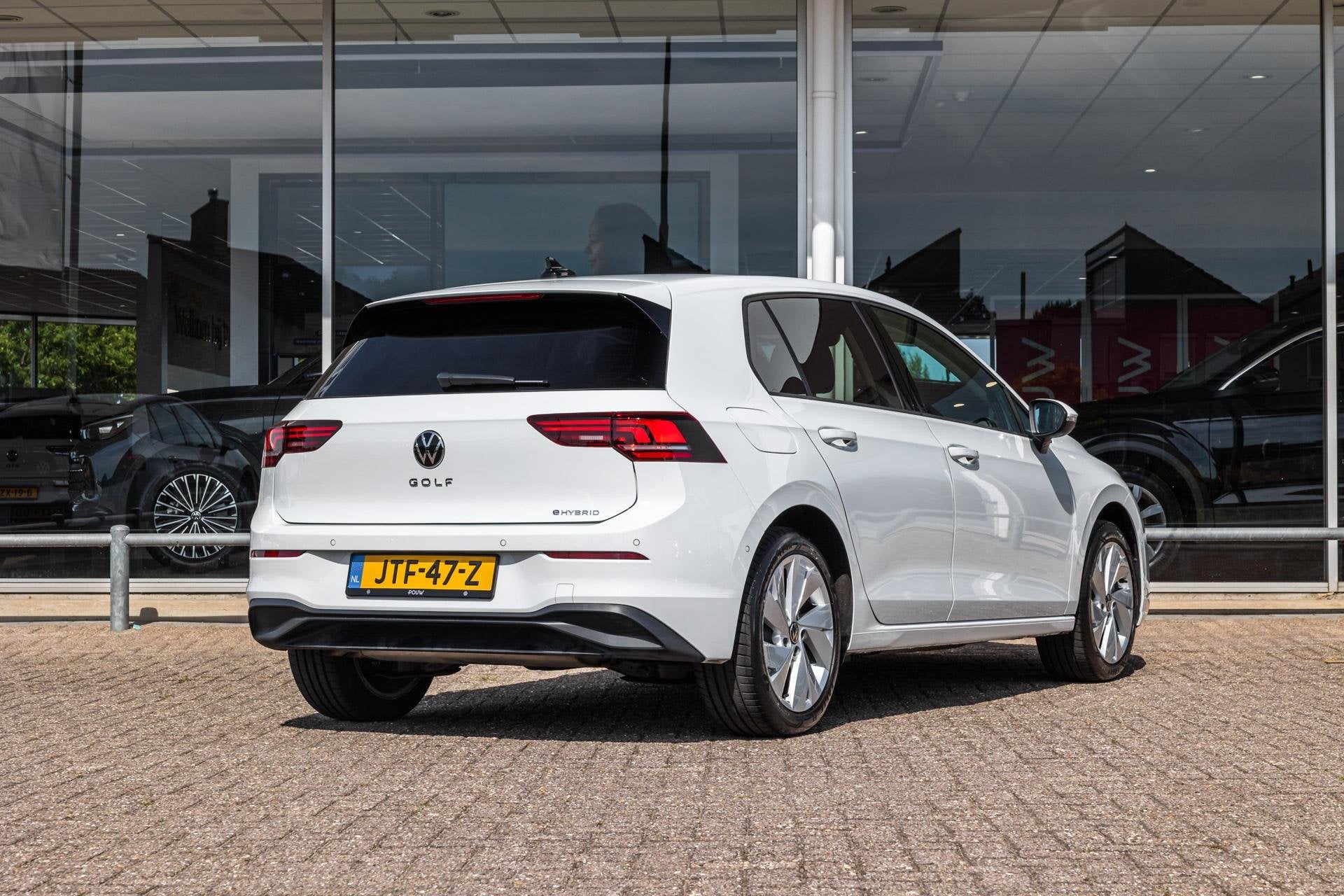 Volkswagen Golf 1.5 eHybrid 204pk Life Edition | SoH 100% |, Auto's, 12 maanden, Stof, 4 cilinders, 150 min
