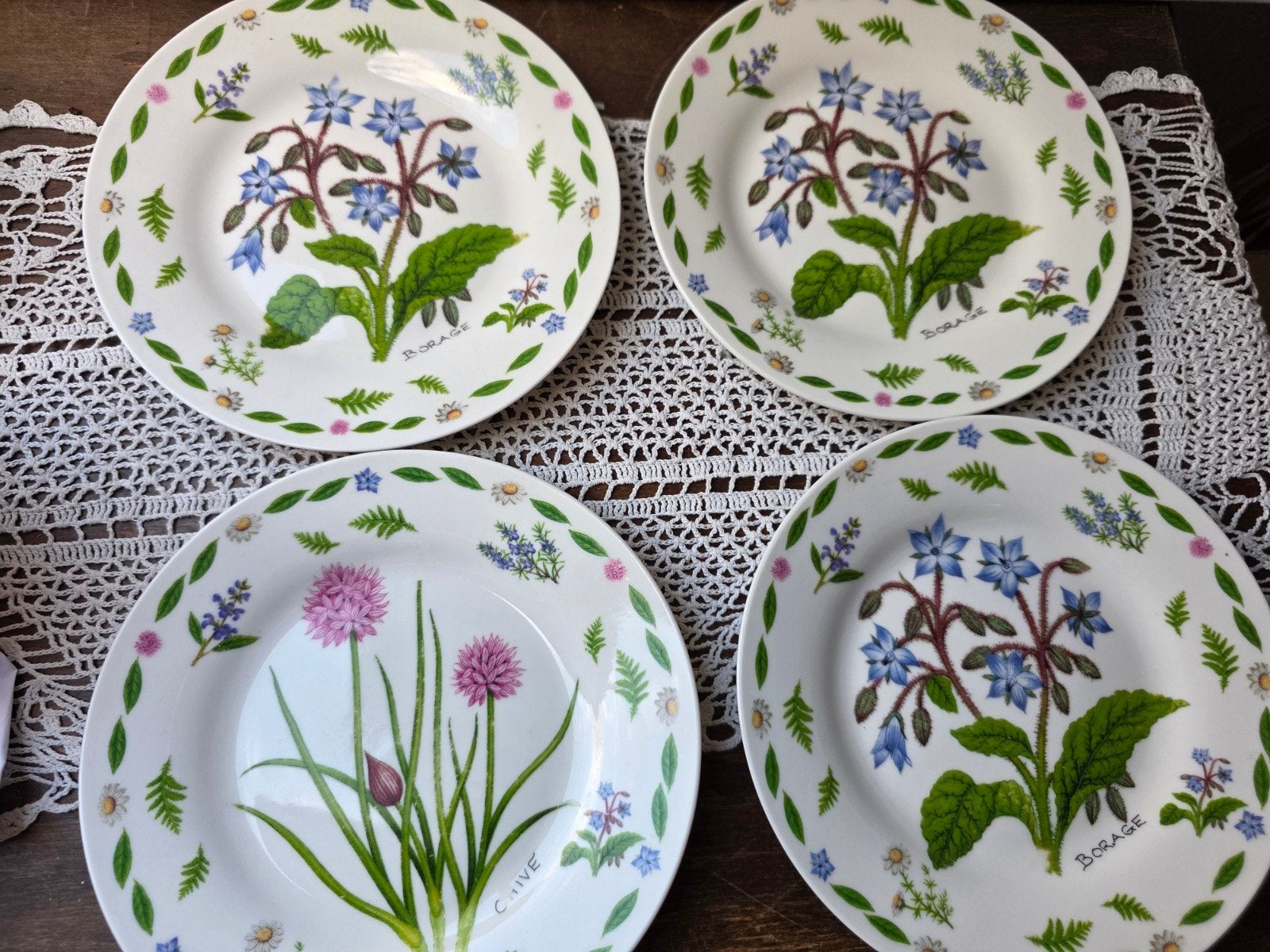 Bloemen borden New Bone China, Ophalen of Verzenden, Porselein, Overige stijlen, Bord(en)