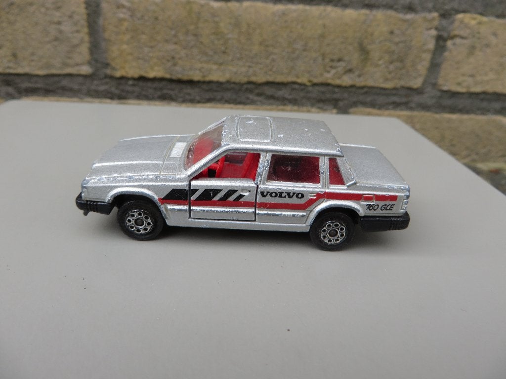 Majorette No 230 Volvo 760 GLE, Hobby en Vrije tijd, Modelauto's | Overige schalen, Ophalen of Verzenden, Gebruikt, Auto