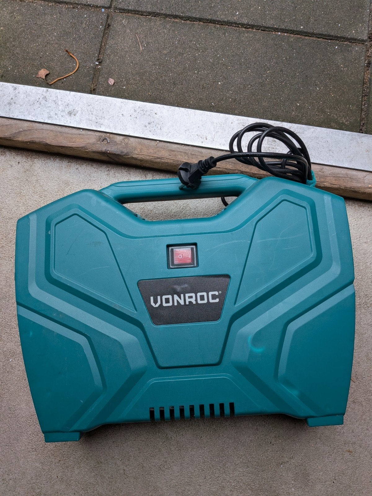 VONROC Draagbare Compressor CR501AC, Minder dan 25 liter, Ophalen, Gebruikt, Minder dan 200 liter/min