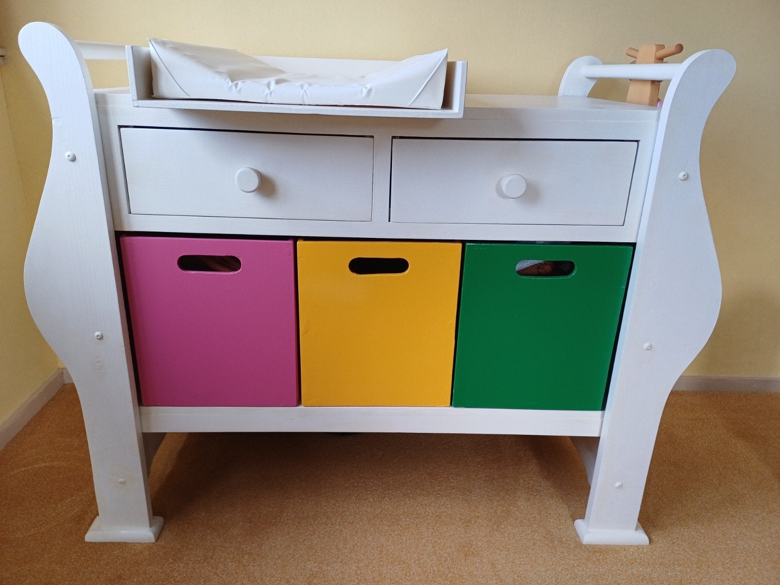 Houten commode met aankleedkussen, Ophalen, Gebruikt, 50 tot 70 cm, 100 cm of meer