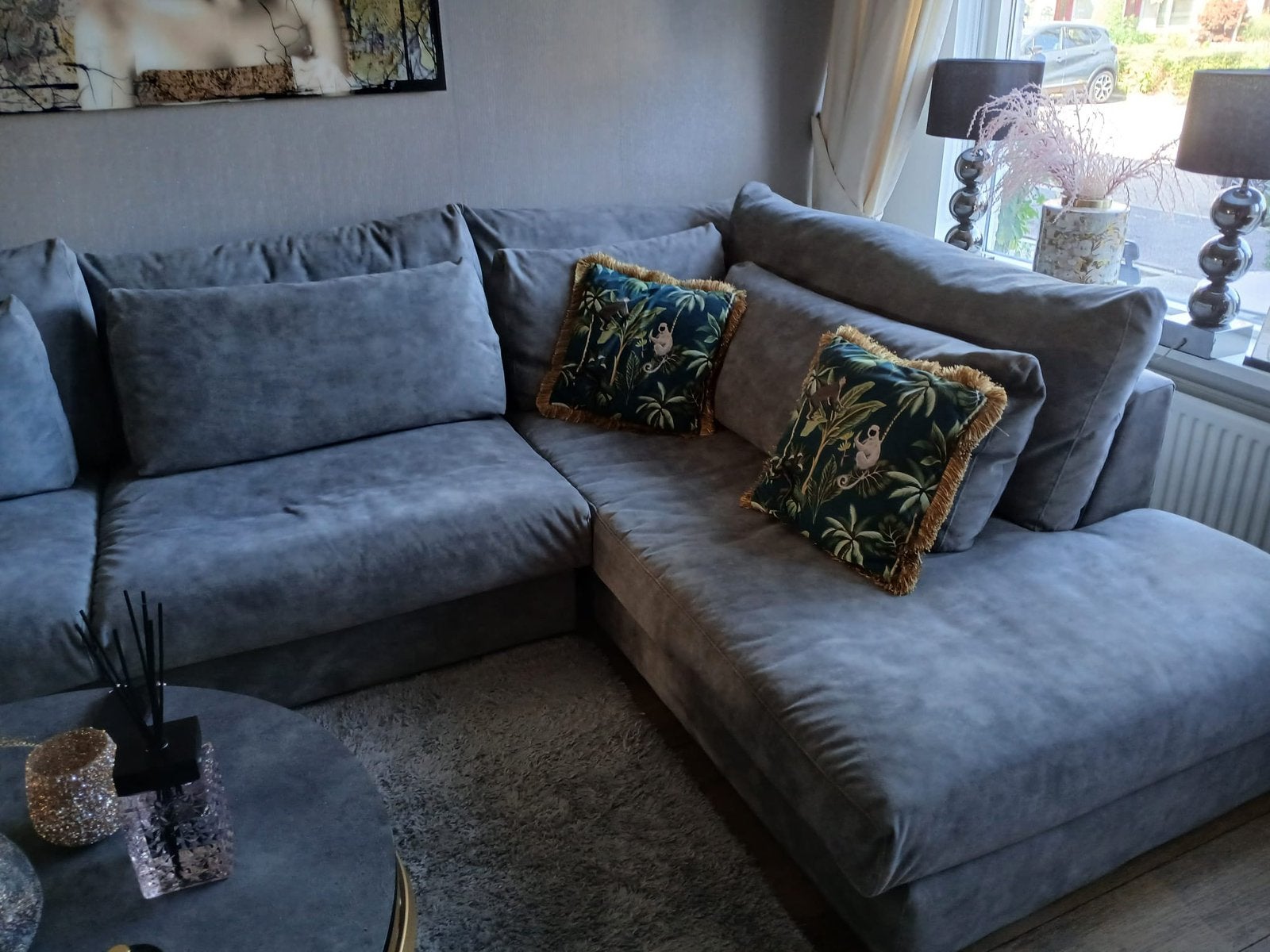 Mooie grijze velvet hoekbank met chaise longue 5 zits, Ophalen, Zo goed als nieuw
