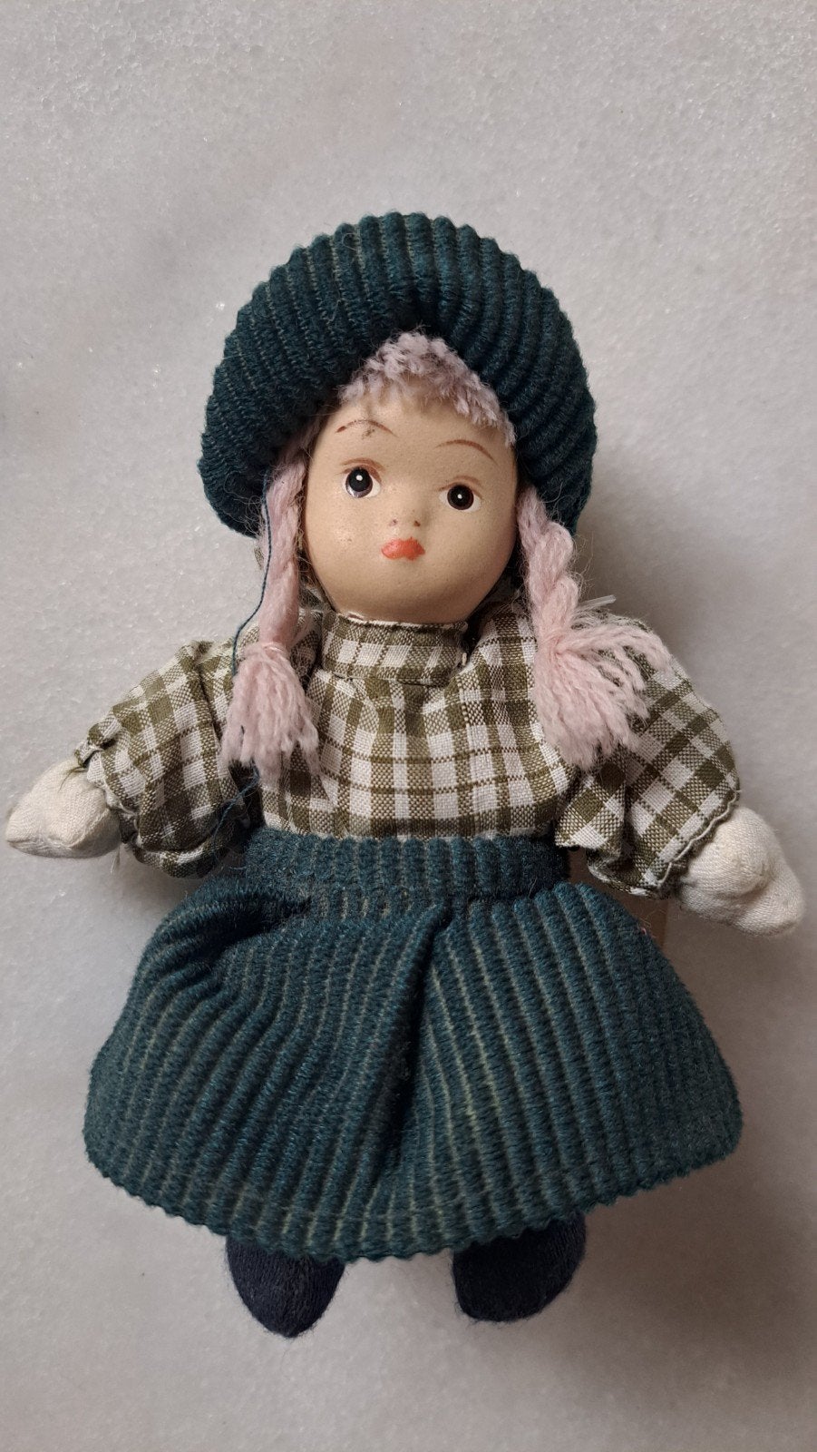 Vintage pop / poppetje meisje met keramieken hoofdje, Ophalen of Verzenden, Zo goed als nieuw, Pop