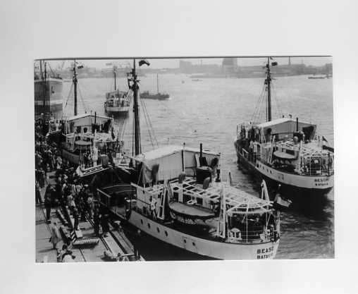 scheepvaart-foto-beaso-besori-vertrek ned indie, Ophalen of Verzenden, Zo goed als nieuw, Motorboot, Boek of Tijdschrift