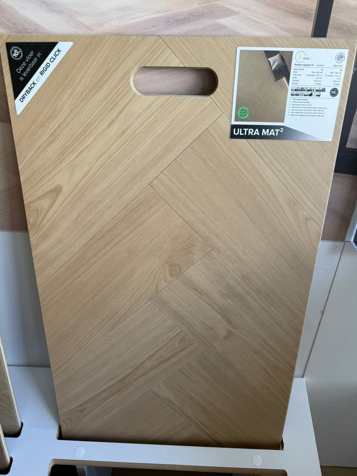 Foto 8 van PVC VISGRAAT VAN BELAKOS – GELEGD €55,- PER M²