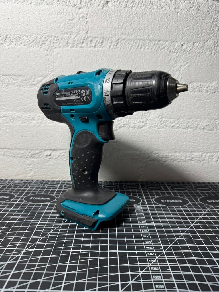 Makita BDF343 14.4V, Ophalen of Verzenden, Zo goed als nieuw, Minder dan 400 watt, Boormachine
