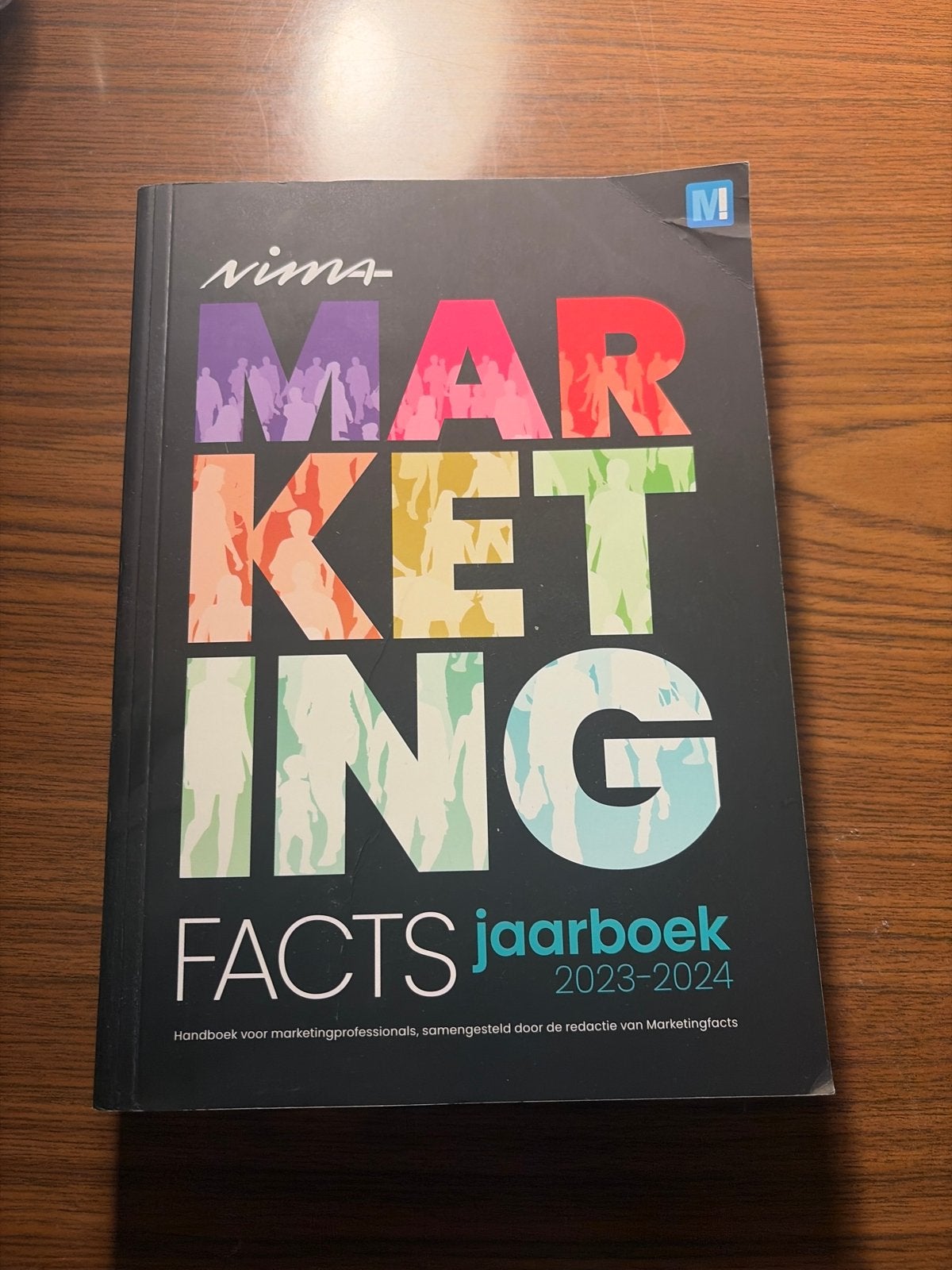NIMA Marketingfacts Jaarboek 2023-2024, Ophalen of Verzenden, Zo goed als nieuw, Economie en Marketing