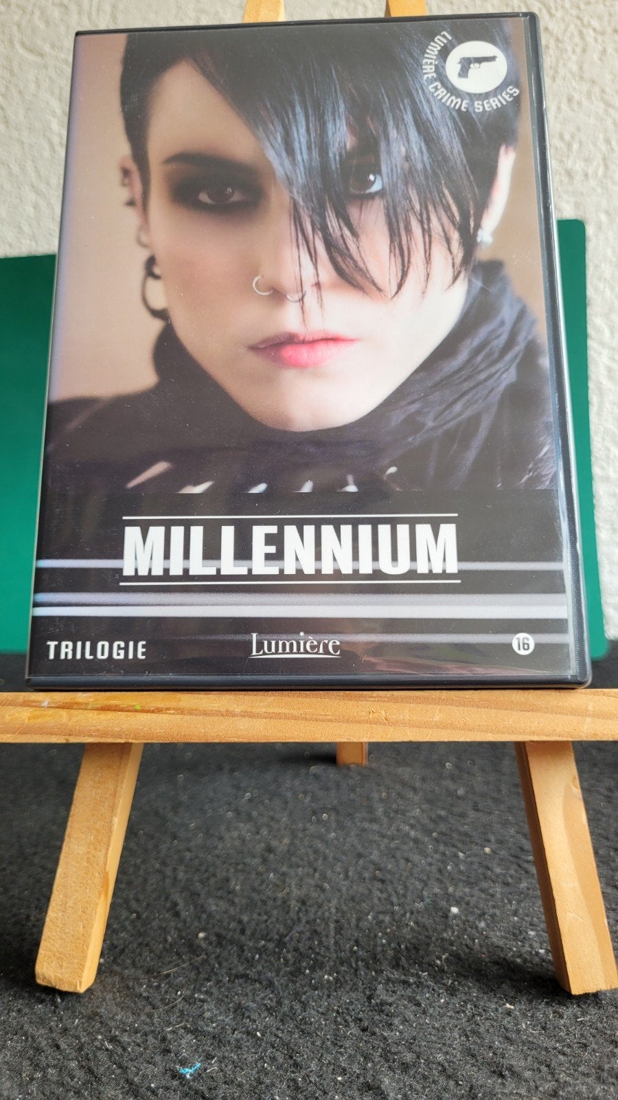 Millennium Trilogie DVD Boxset - Lumière Crime Series, Cd's en Dvd's, Dvd's | Thrillers en Misdaad, Zo goed als nieuw, Detective en Krimi