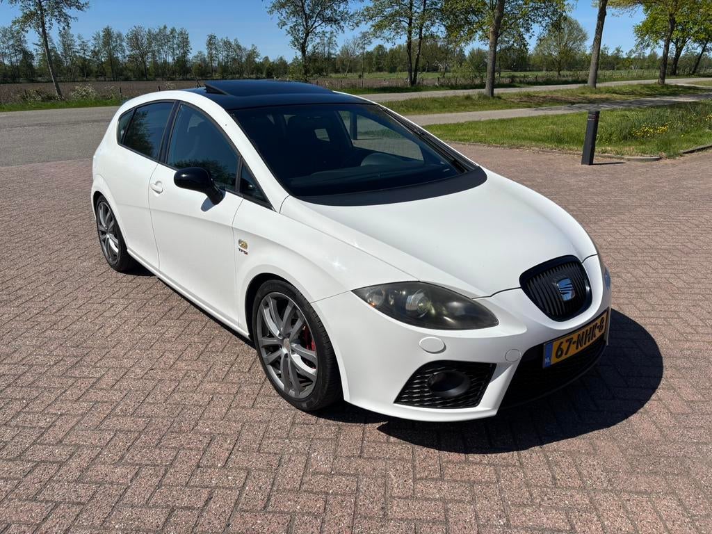 Seat Leon 2.0 Tfsi 16V 177KW Cupra 2007 Wit, Auto's, Voorwielaandrijving, Stof, Zwart, 1984 cc