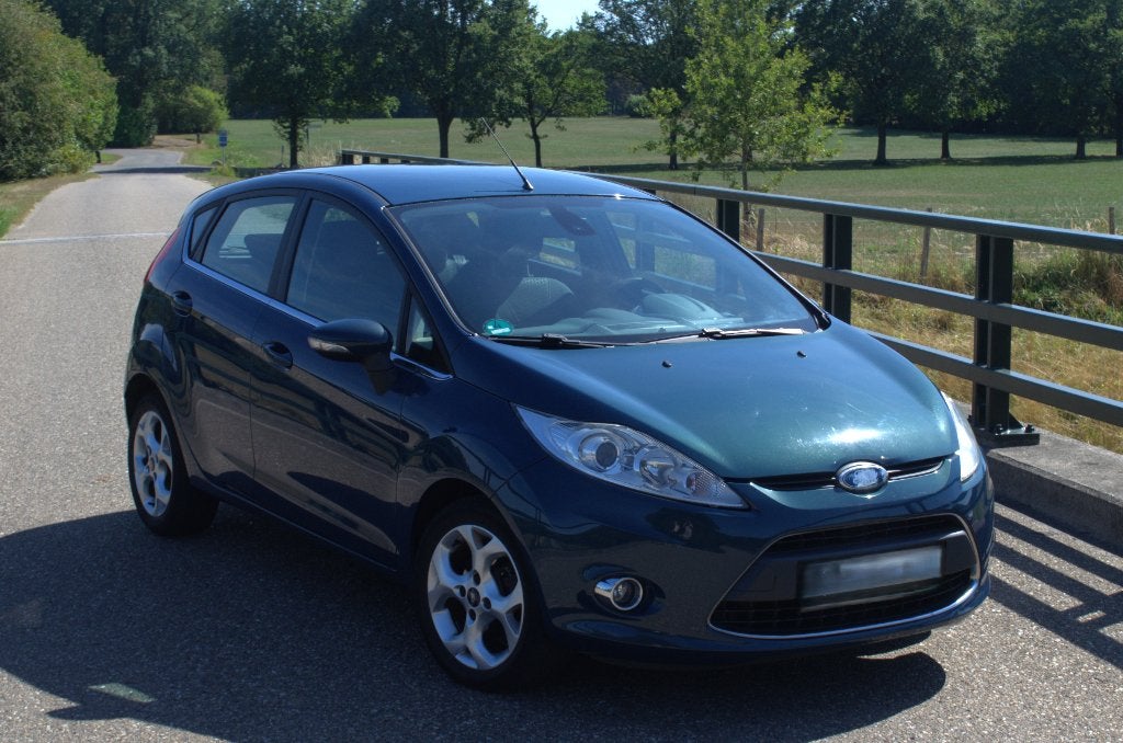 Ford Fiesta 1.25 Titanium Benzine  82 PK, Voorwielaandrijving, Stof, 1242 cc, 4 cilinders