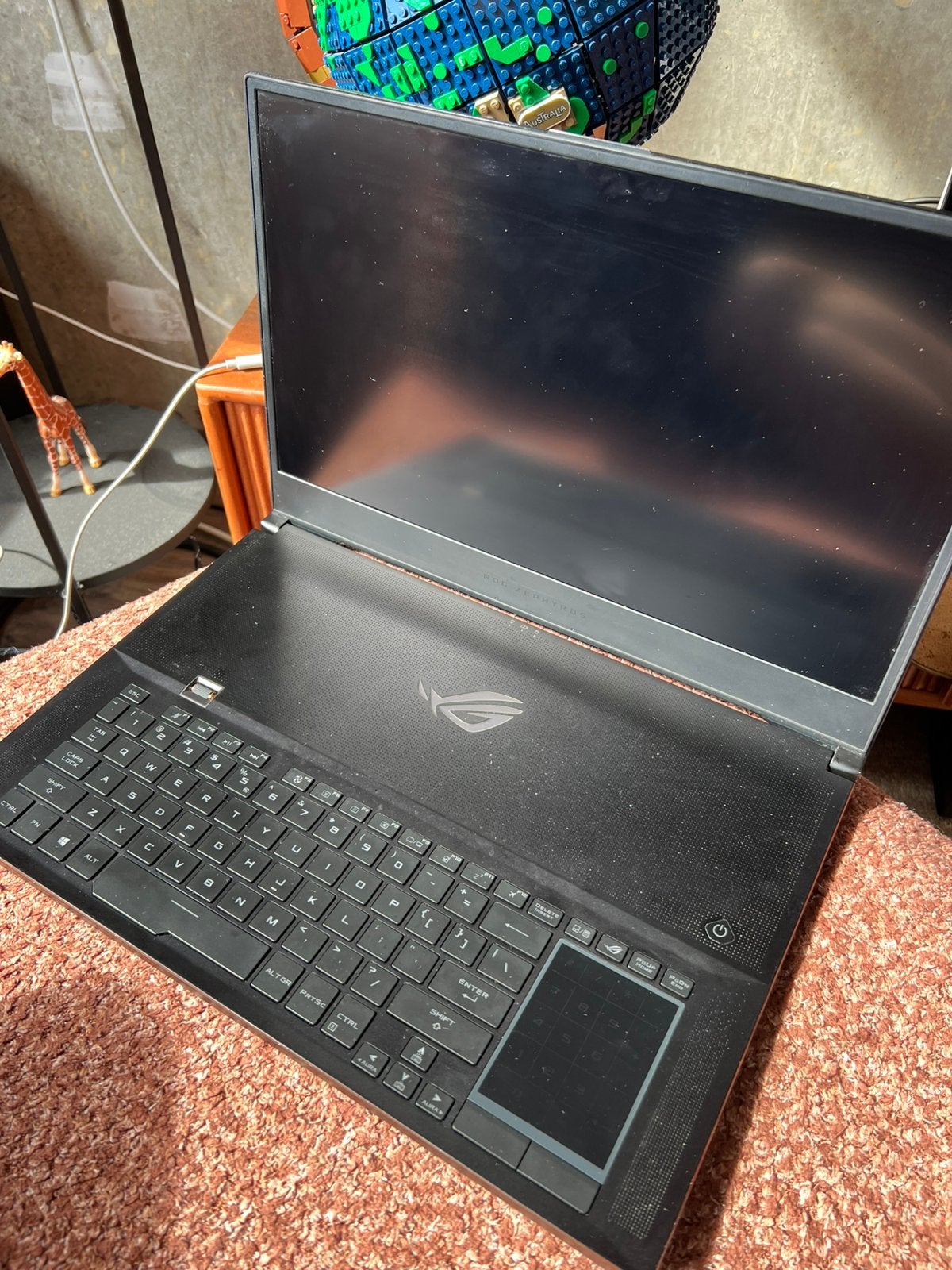 ASUS ROG Gaming Laptop - Defect voor onderdelen, Met videokaart, 2 tot 3 Ghz, Qwerty, Ophalen of Verzenden