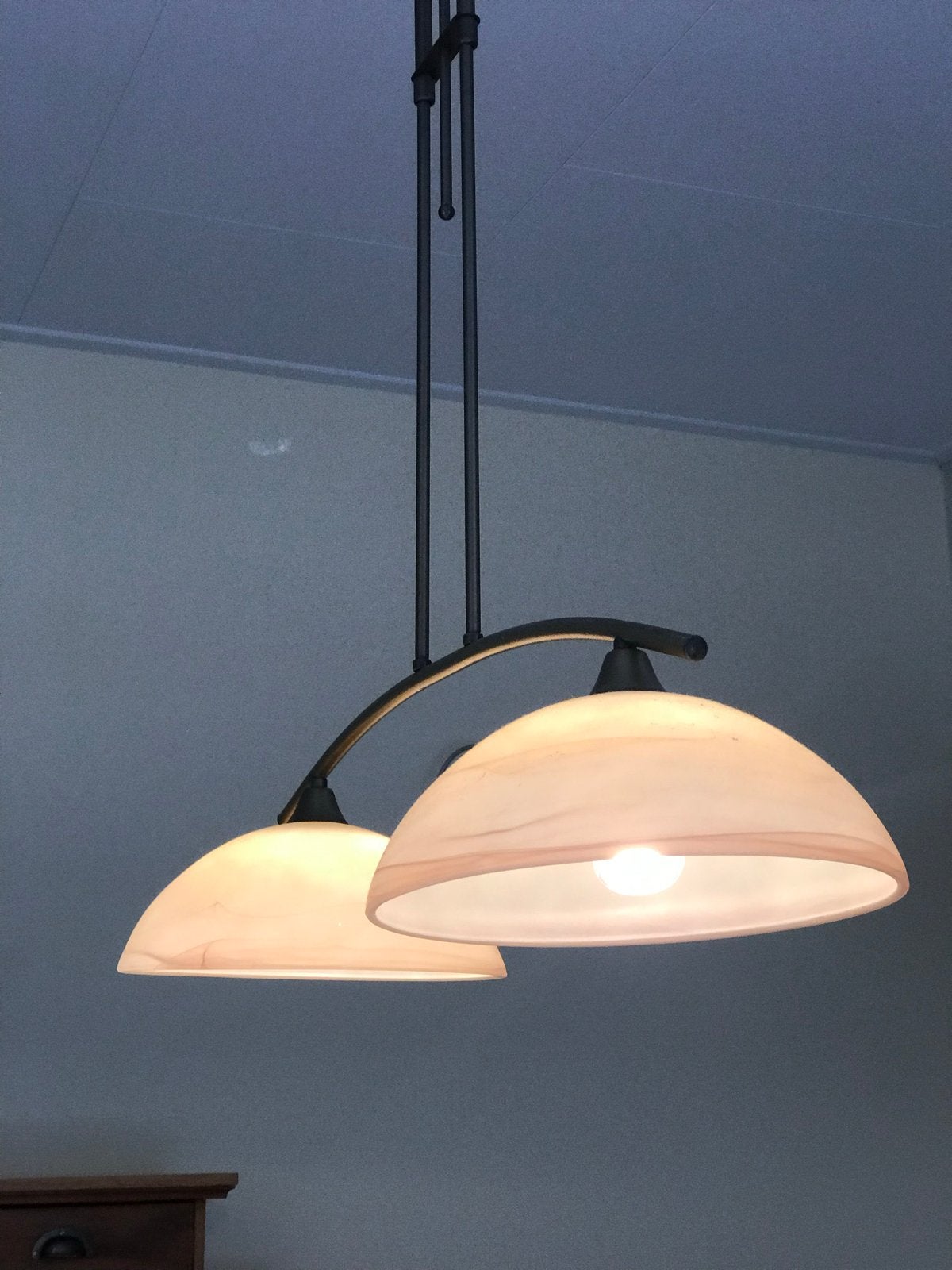 Moderne hanglamp met 2 glazen kappen, Ophalen, Gebruikt, Glas