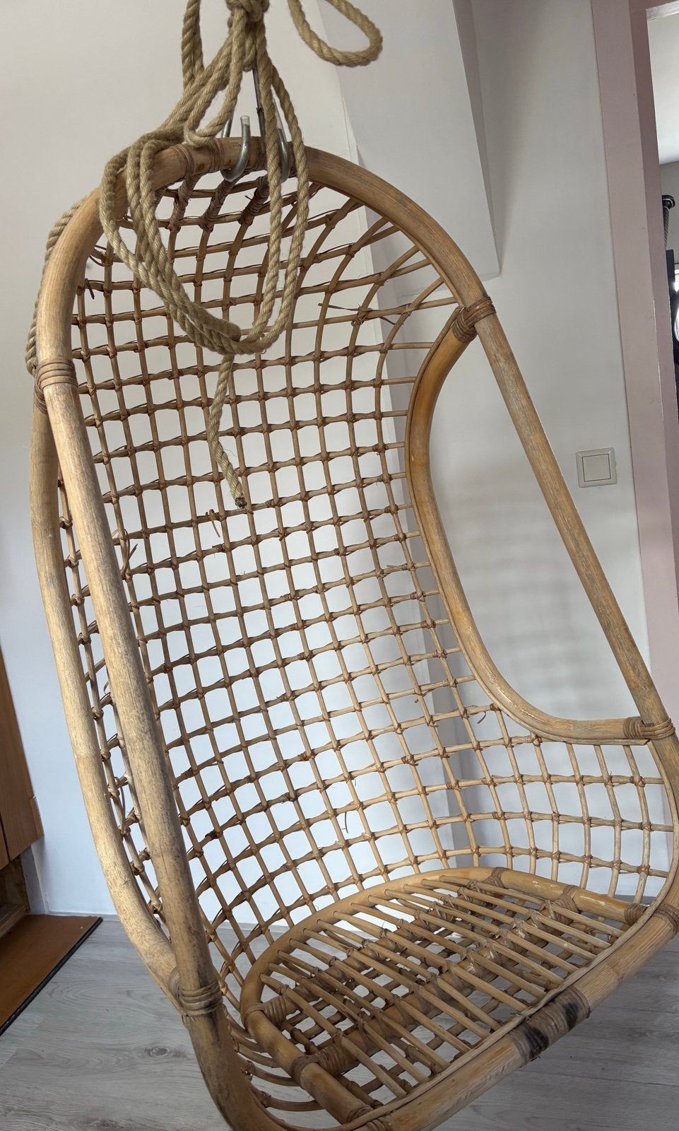 HK Living rotan hangstoel (incl. montagemateriaal), Huis en Inrichting, Ophalen, Gebruikt, Bruin, Riet of Rotan
