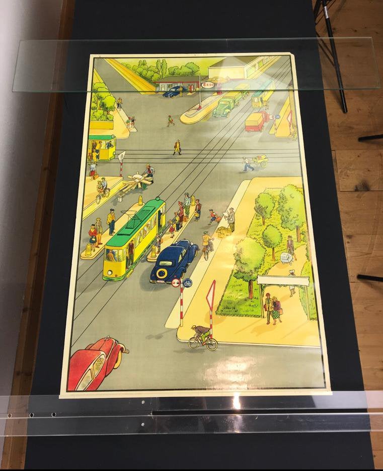 Oude ESSO schoolkaart - lithografische Verkeerskaart, Ophalen of Verzenden, Overige thema's