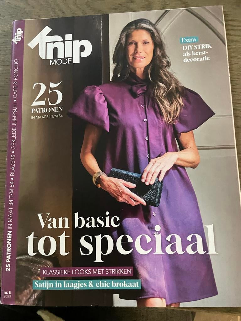 Knipmode nr. 11 2025 - 25 patronen van basic tot speciaal, Hobby en Vrije tijd, Kledingpatronen, Overige typen, Vrouw, Ophalen of Verzenden