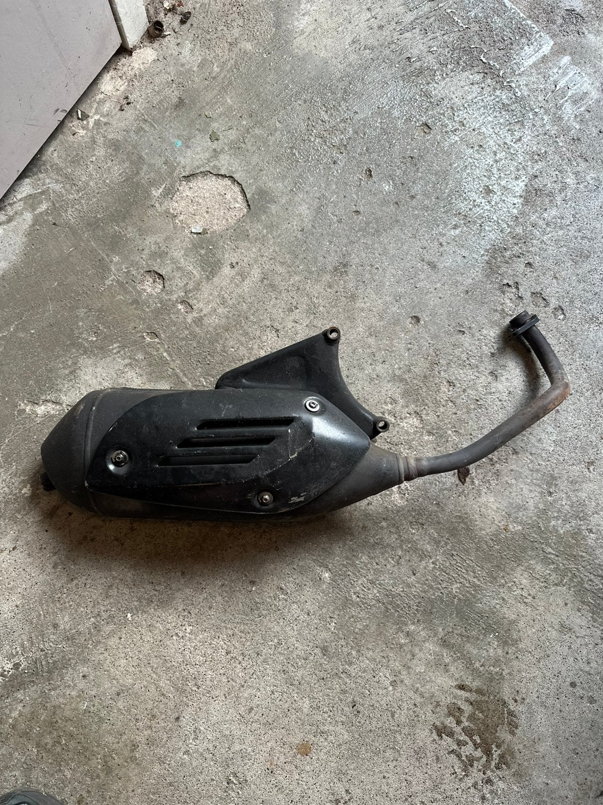 Vespa sprint 4t 4v uitlaat, Fietsen en Brommers, Brommeronderdelen | Scooters, Ophalen of Verzenden, Zo goed als nieuw, Uitlaat