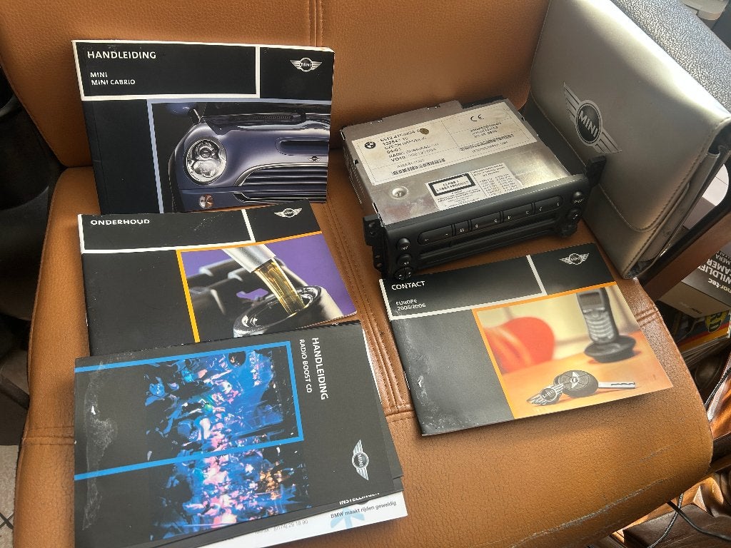 mini 2005 radio/cd speler en boekjes, Ophalen, Gebruikt