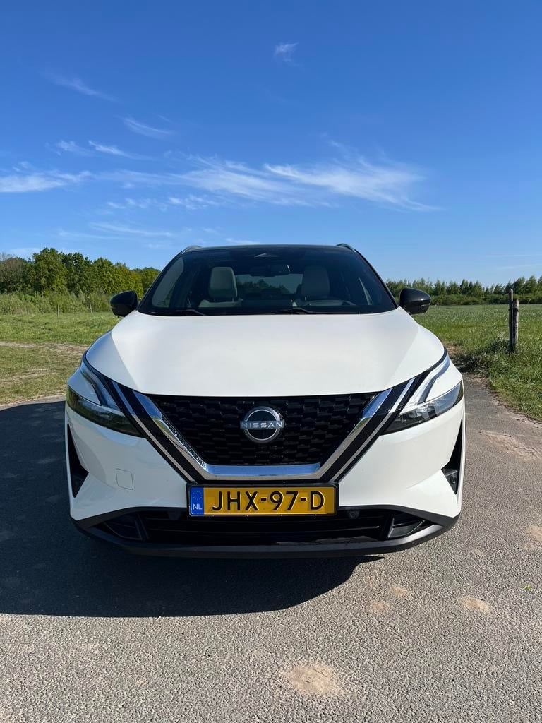Nissan Qashqai 1.3 MHEV Tekna PANO, CAMERA, NAVI, TREKHAAK, Auto's, Voorwielaandrijving, 1304 kg, Beige, 4 cilinders