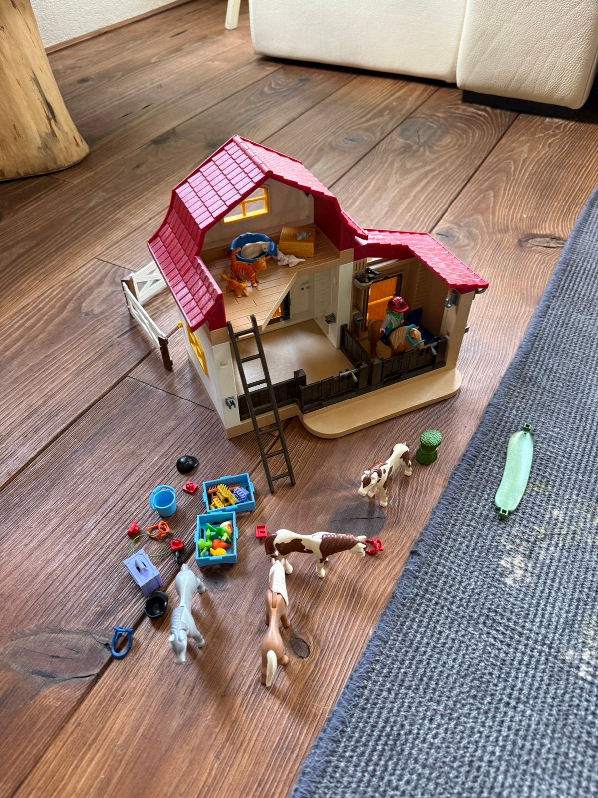 Leuke set Playmobil Stal + boxen + paarden, Ophalen, Zo goed als nieuw