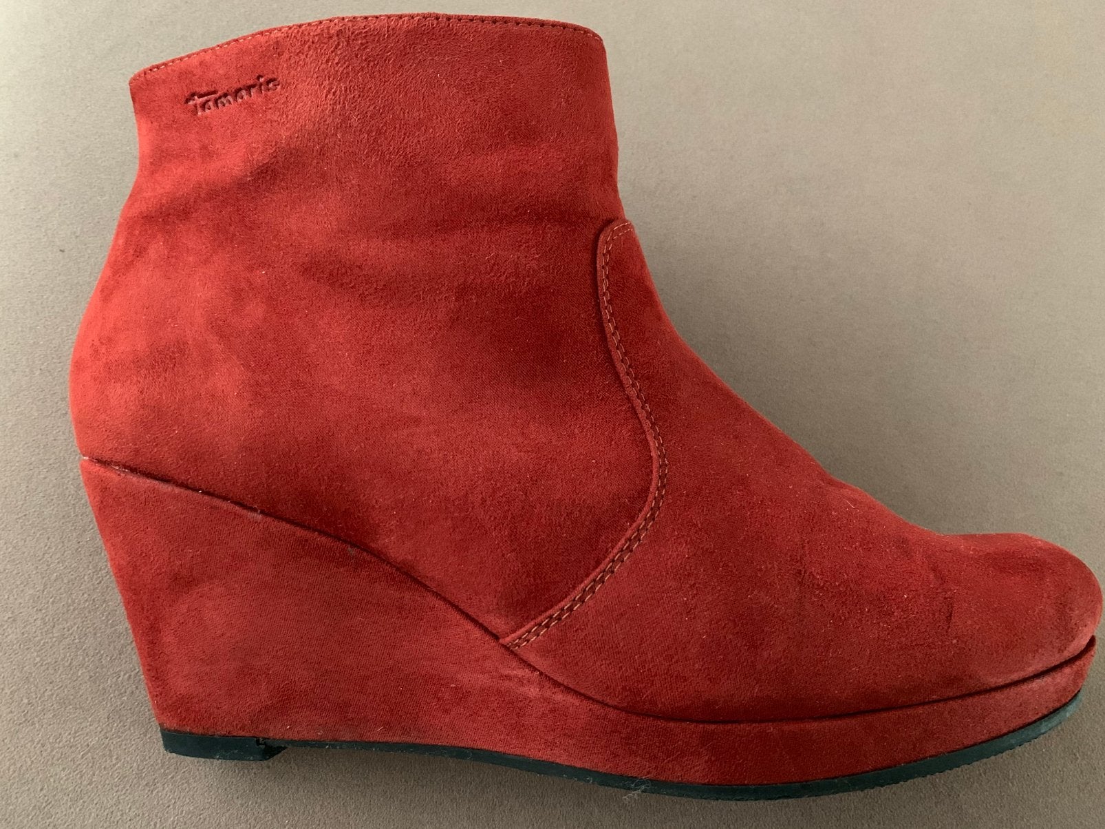 Dameslaarzen rode leren enkellaarzen Tamaris maat 40 suede, Tamaris, Lage of Enkellaarzen, Ophalen of Verzenden, Zo goed als nieuw