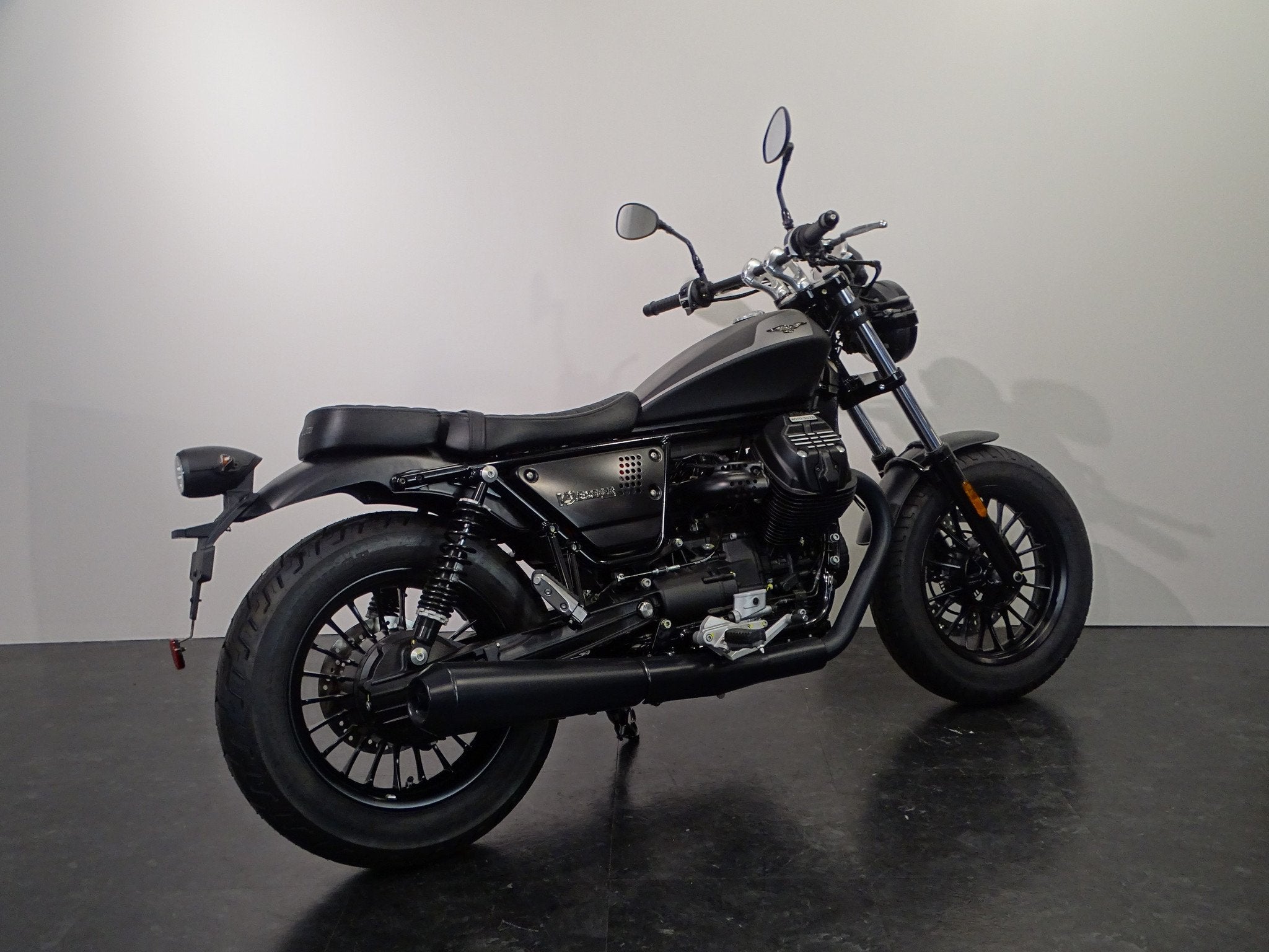 Moto Guzzi V9 BOBBER, Motoren, Nieuw, Bedrijf, Overig