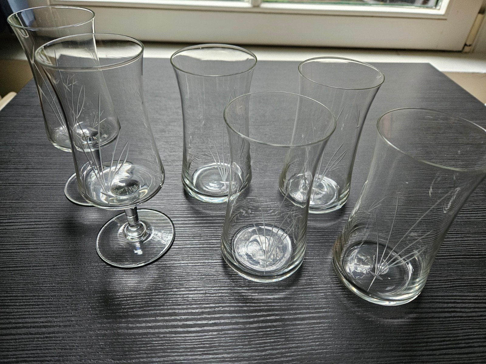4 glazen en 2 borrelglazen, Ophalen, Zo goed als nieuw, Frisdrankglas