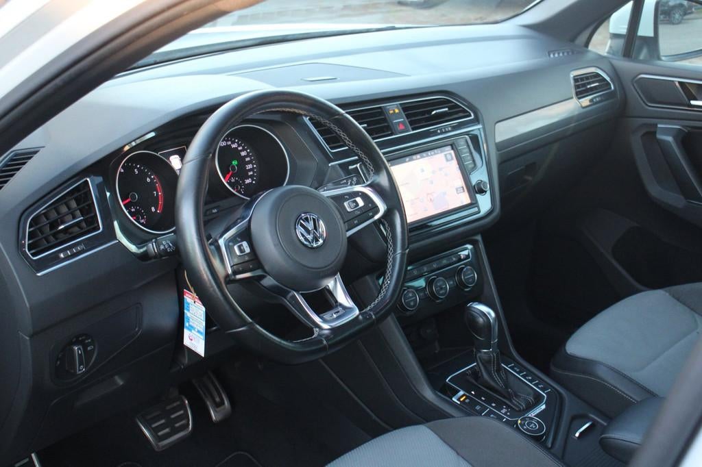 Volkswagen Tiguan 2.0 TSI 4Motion Highline > R-LINE AUTOMAAT, Automaat, Gebruikt, 4 cilinders, 2500 kg