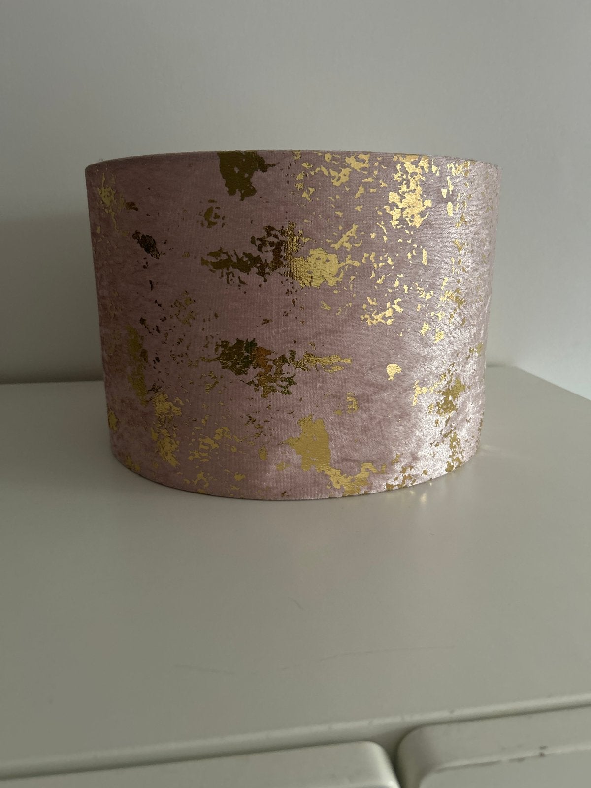 Roze lampenkap met gouden accenten, Ophalen of Verzenden, Gebruikt, Roze, Textiel