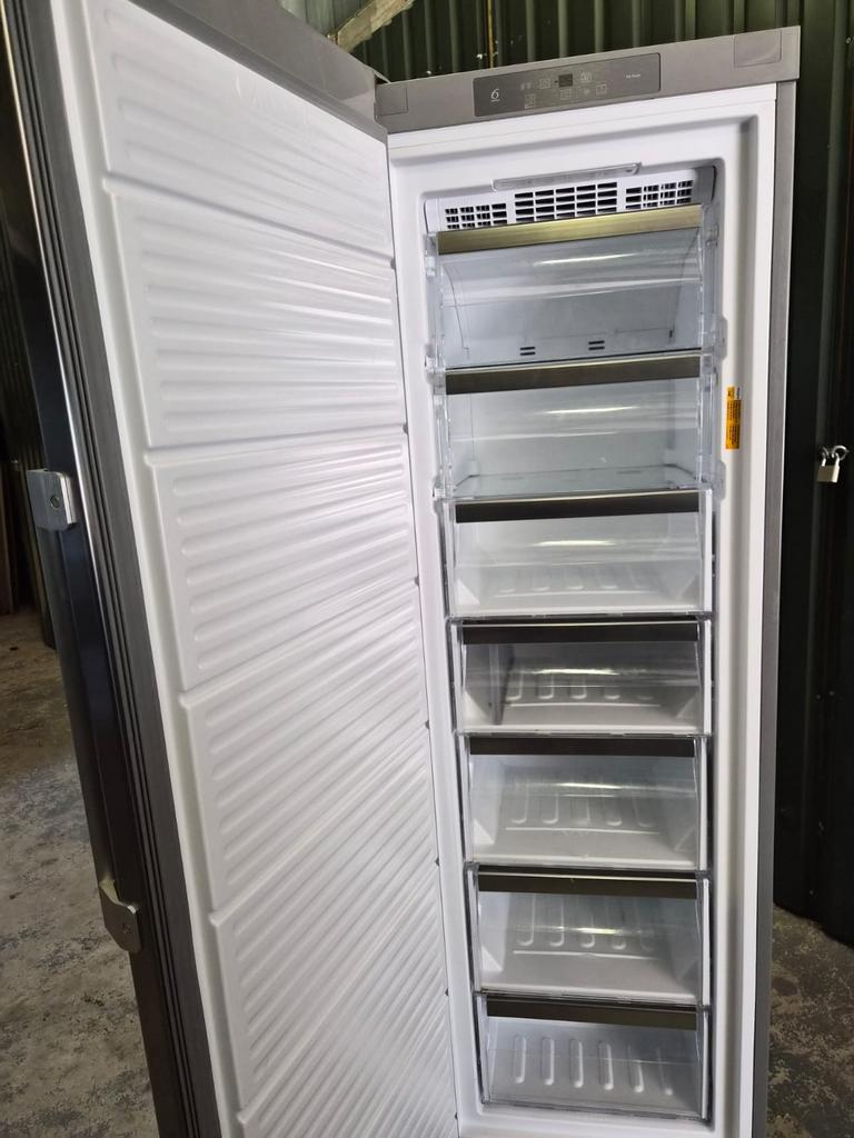Whirlpool NoFrost Vrieskast RVS - 7 Lades, Witgoed en Apparatuur, Vriezers en Diepvrieskisten, Vrieskast, Gebruikt, Energieklasse A of zuiniger