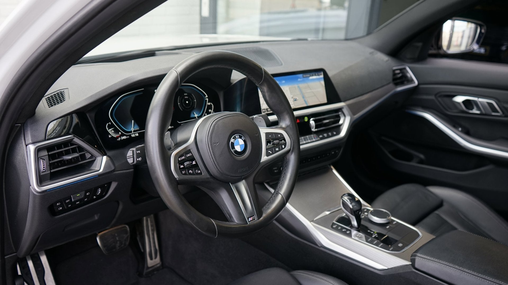 BMW 3-serie 330e M-Sport Shadow Line AUTOMAAT-360 CAMERA-ACC, 1998 cc, Achterwielaandrijving, Gebruikt, 4 cilinders