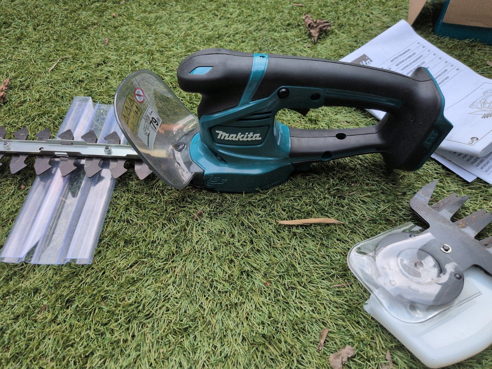 Makita elektrische grasschaar ALS NIEUW(zonder accu, Ophalen of Verzenden, Zo goed als nieuw, Accu, Makita
