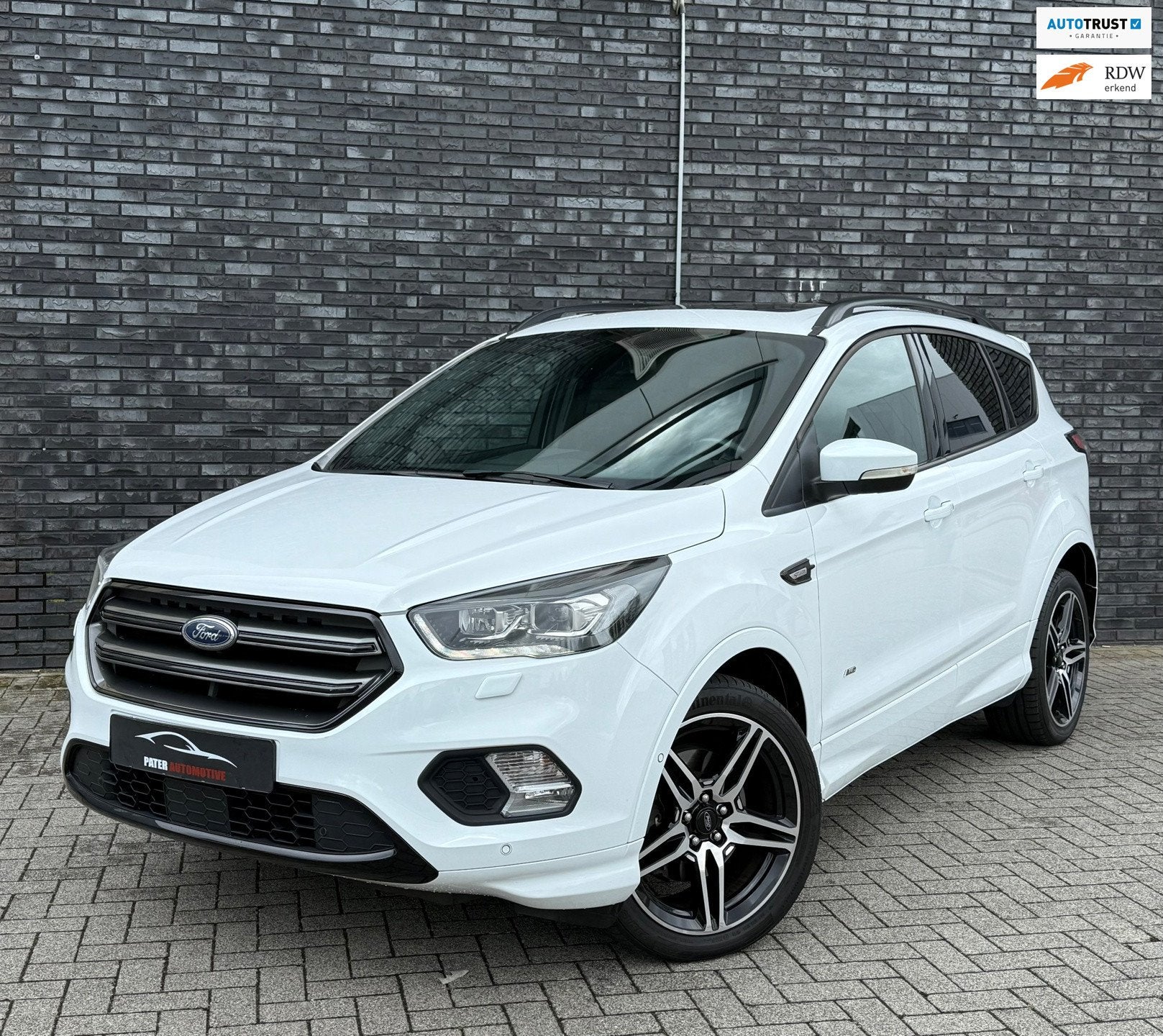 Ford Kuga 1.5 EcoB ST Line 182pk Automaat|1e Eig|Nwe Distri|, Auto's, Ford, Automaat, 4 cilinders, 1586 kg, Wit