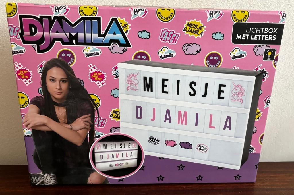 Meisje Djamila Lichtbox met letters, Ophalen of Verzenden, Zo goed als nieuw, Jongen of Meisje